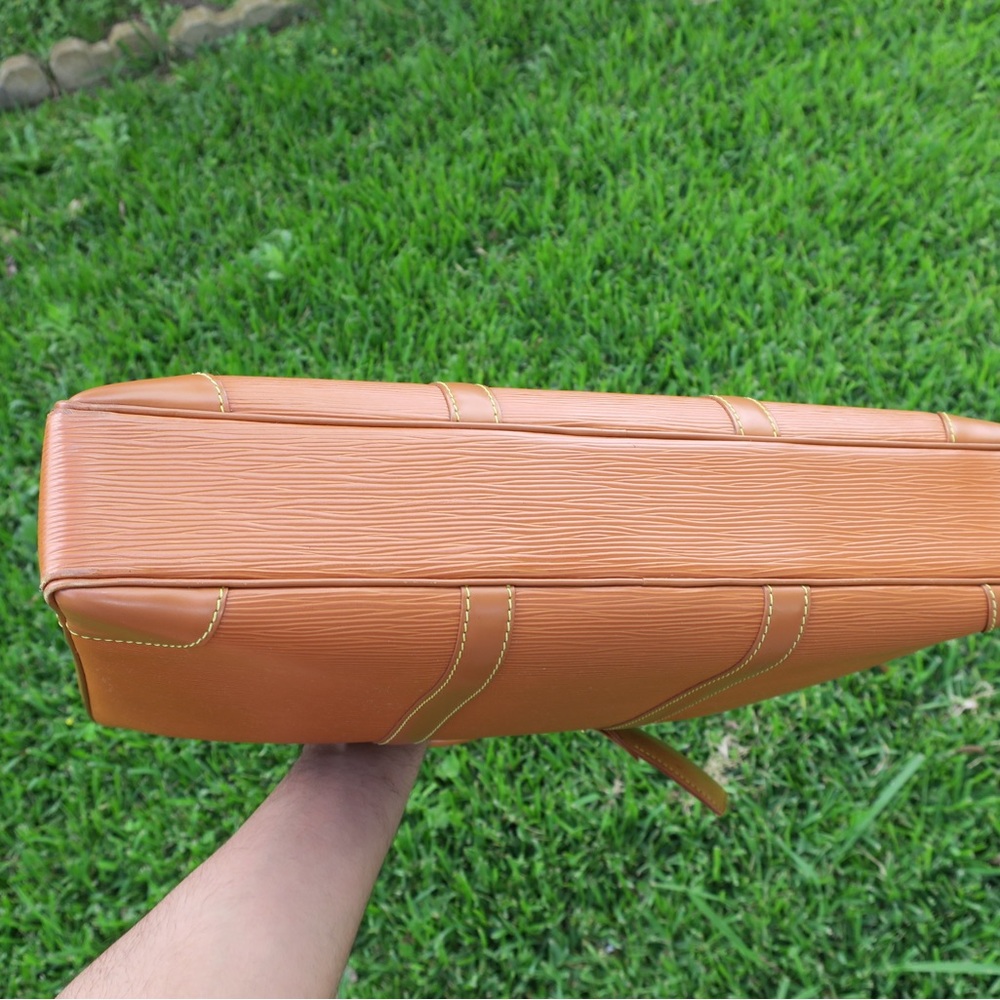 Vintage Louis Vuitton Porte Document Voyage Briefcase |Epi Leather LV Laptop Bag - Picture 9 of 13